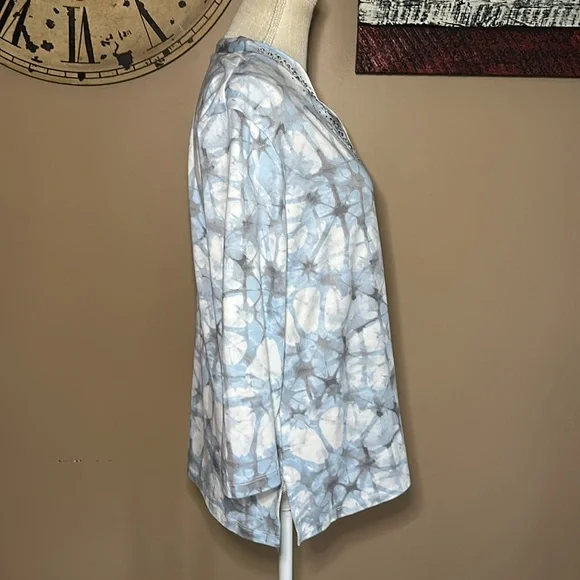 Ruby Rd. Women’s Blue and Gray Embellished Top Size Large - Picture 3 of 9